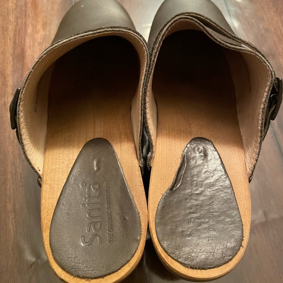 Sandals - Picture 4 of 7